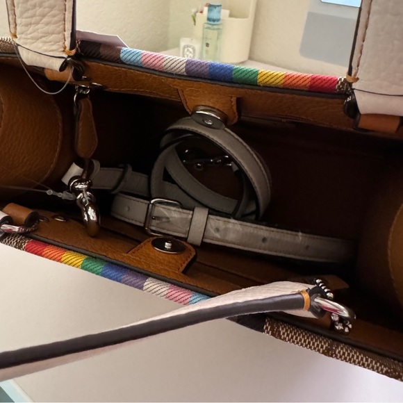 coach Dempsey Tote 22 In Signature Jacquard With Rainbow Stripe And Patch cj576 - Picture 6 of 8